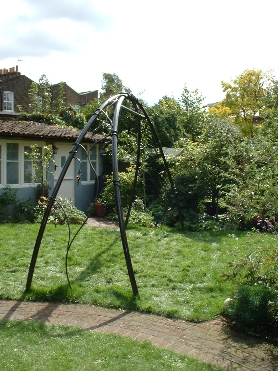 Sculpted swing, photo 1 of 3