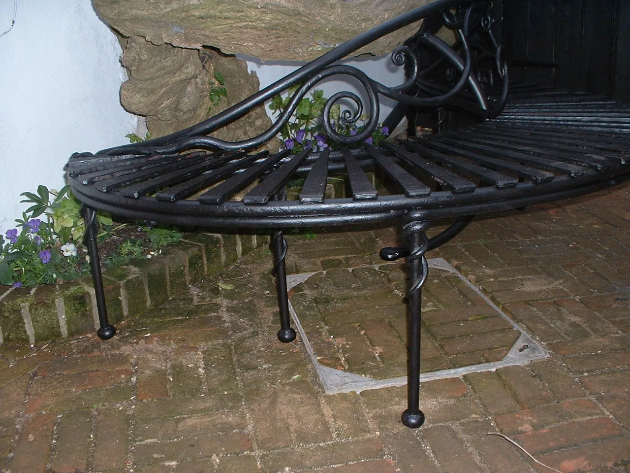 Bespoke garden bench, photo 5 of 5