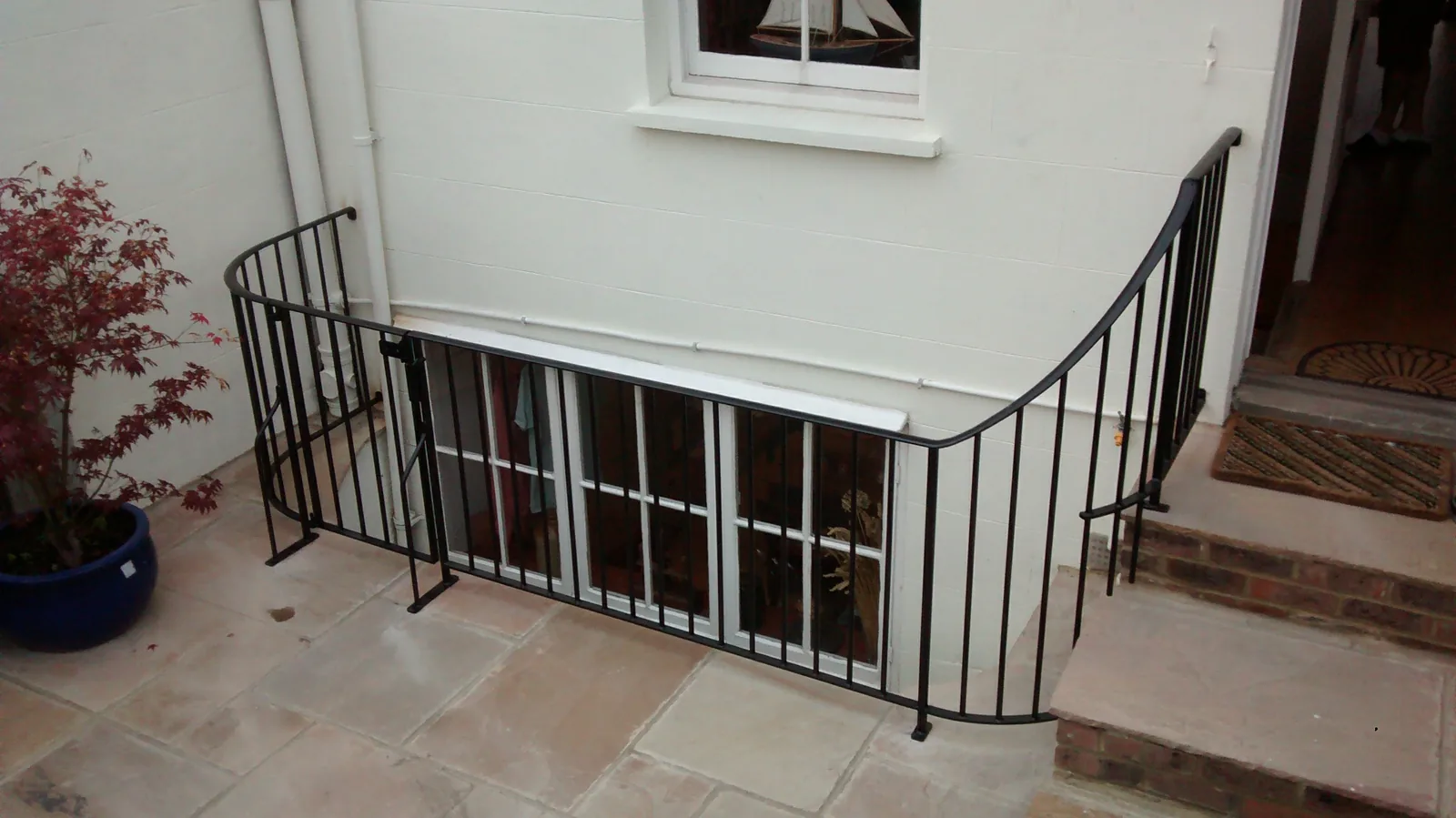 Sculpted safety rail, photo 1 of 4