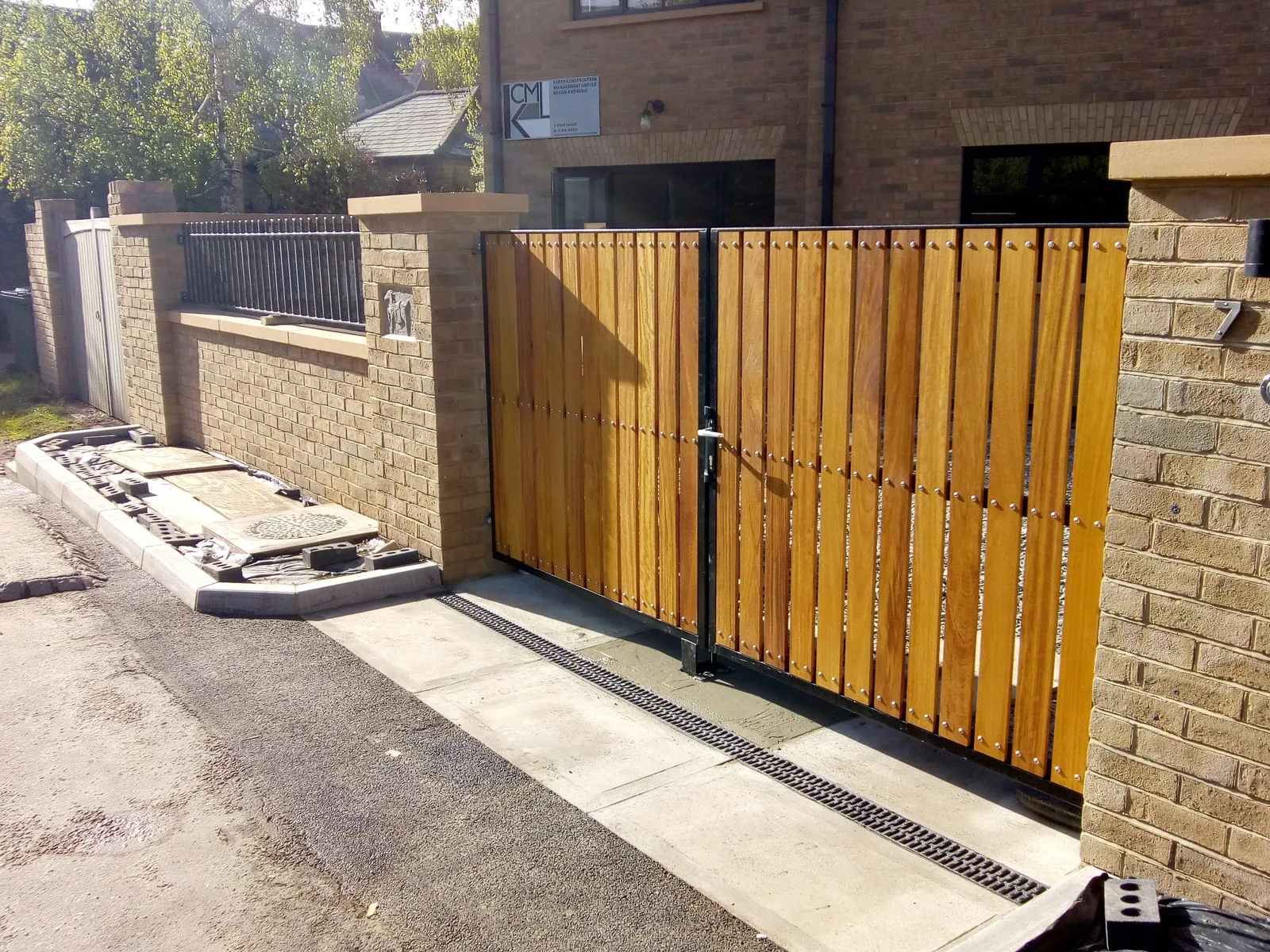 Bespoke garden gate, photo 1 of 3