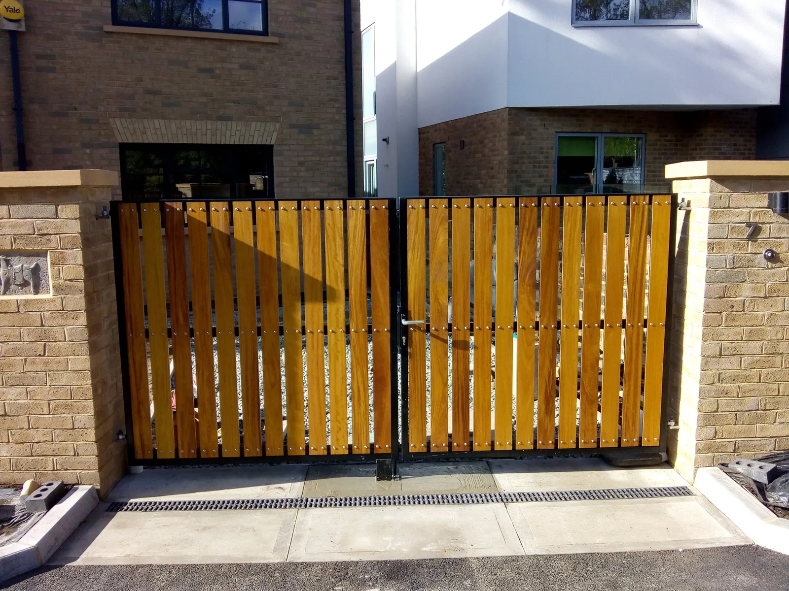 Bespoke garden gate, photo 2 of 3