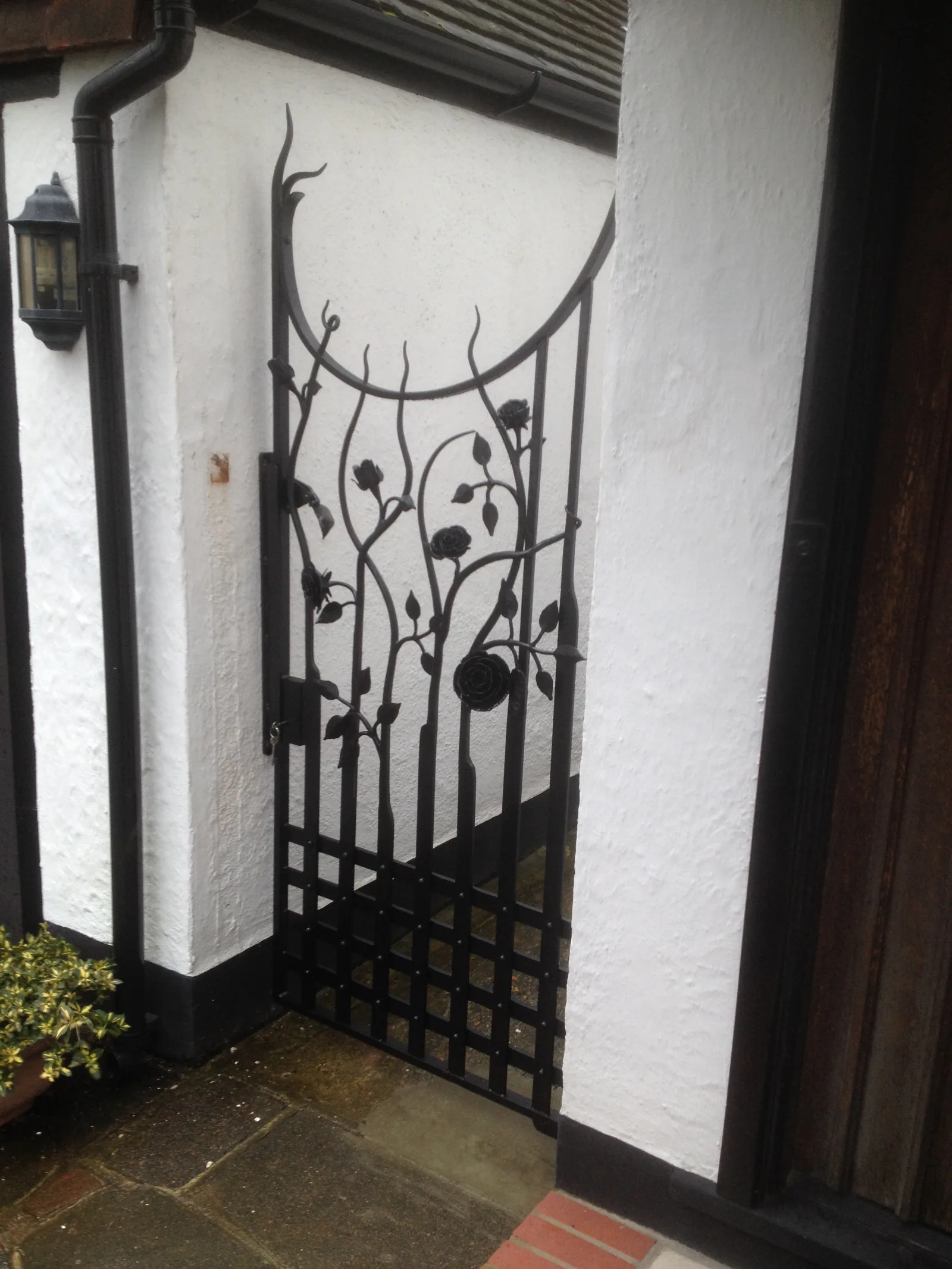 Rose gate, photo 1 of 6