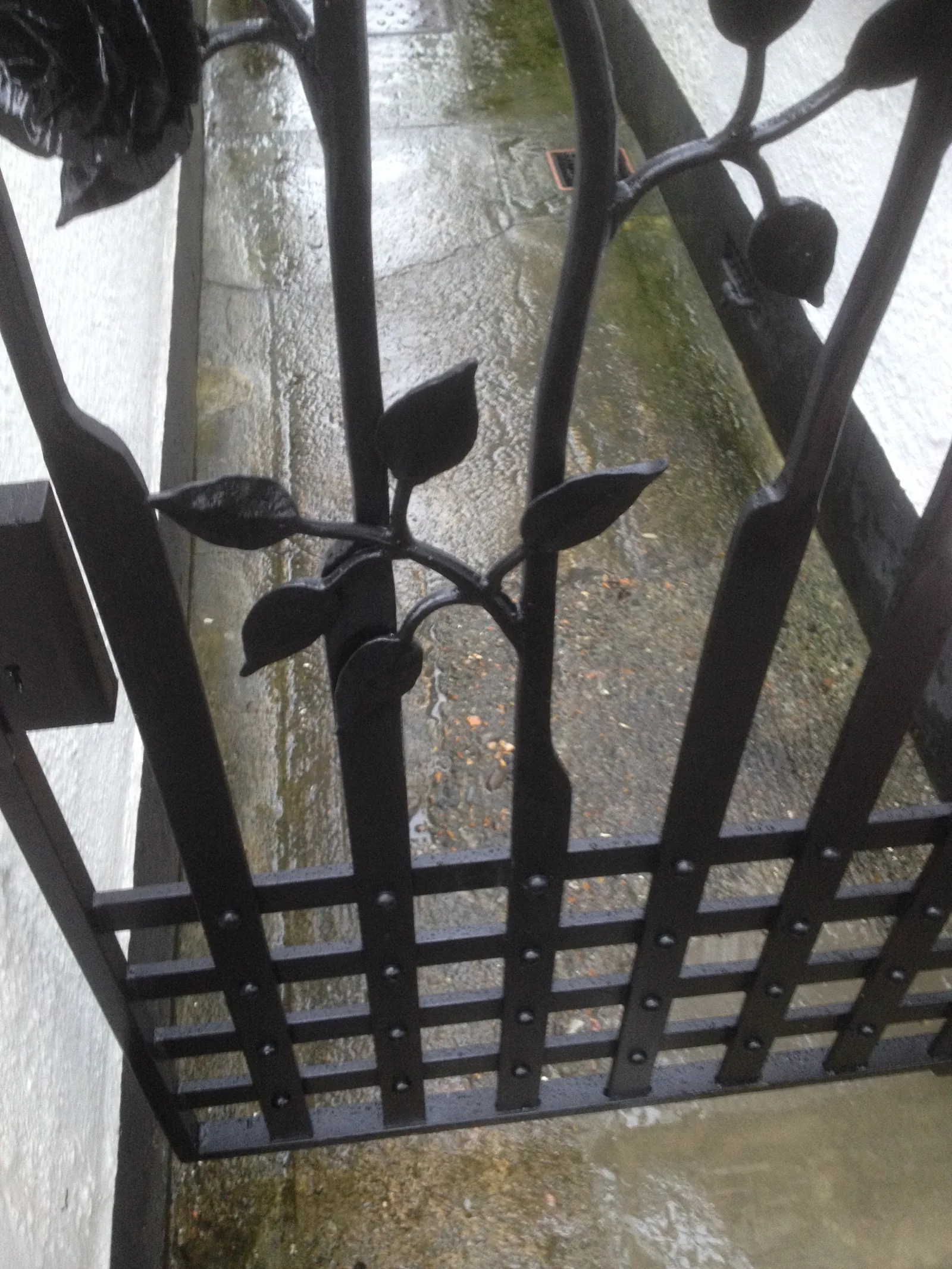 Rose gate, photo 4 of 6