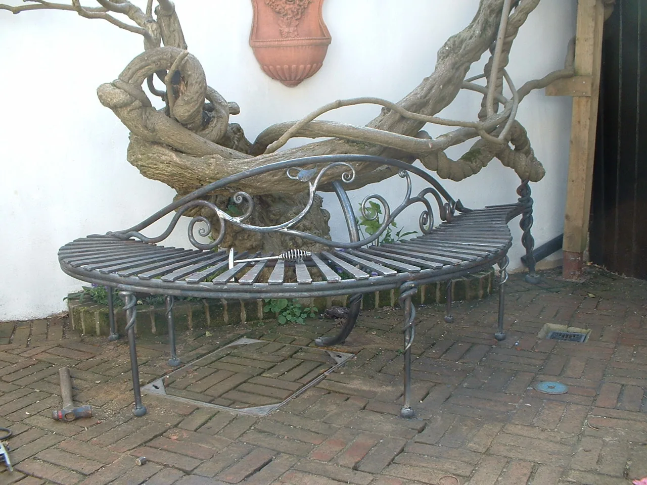 Bespoke garden bench, photo 1 of 5